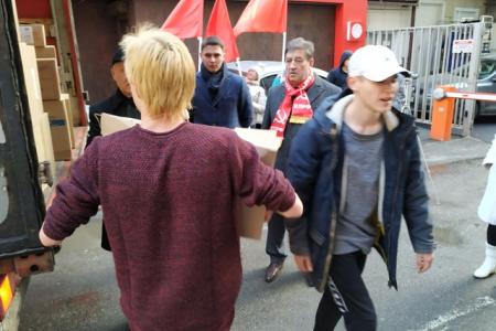 Новогодние подарки детям Луганска и Донецка от ставропольских коммунистов и комсомольцев