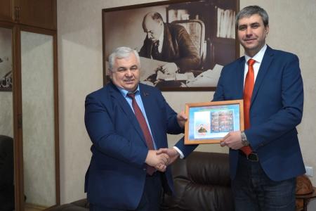 Делегация КПРФ во главе с К.К. Тайсаевым в преддверии Нового года посетила Донецкую и Луганскую республики
