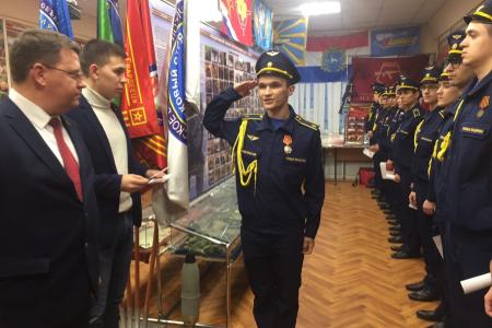 Самарская область. Первый секретарь обкома КПРФ Алексей Лескин наградил курсантов медалями ЦК КПРФ к 140-летия со дня рождения И.В. Сталина»