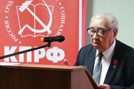 Н.Н. Иванов провел в Курске торжественное собрание и церемонию возложения цветов в честь 140-летия со дня рождения И.В. Сталина