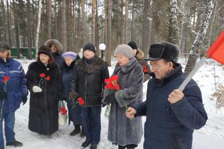 Тюменские коммунисты достойно отметили 140-летний юбилей Иосифа Виссарионовича Сталина