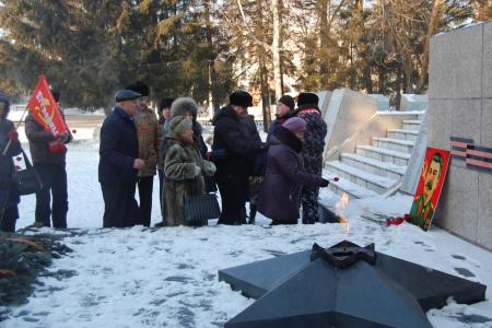 Еврейская АО. Коммунисты Биробиджана отметили 140-летие со дня рождения И.В. Сталина