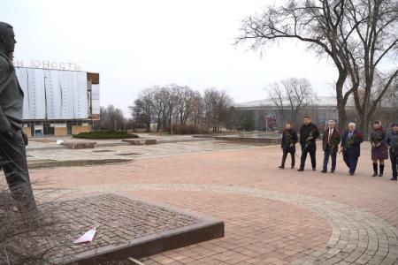 Делегация КПРФ во главе с К.К. Тайсаевым в преддверии Нового года посетила Донецкую и Луганскую республики