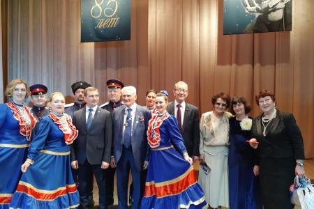 В.Г. Поздняков поздравил с юбилеем дважды Героя Советского Союза, космонавта Б.В. Волынова