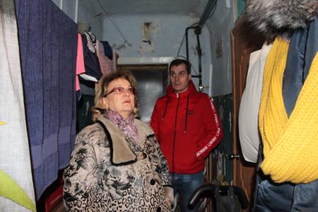 Саратов. О.Н. Алимова встретилась с жителями трущоб 