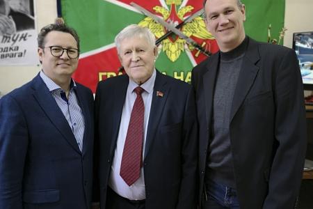 Гуманитарная делегация из Якутии во главе с коммунистом Виктором Губаревым два дня отработала в Донбассе