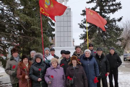 Саратовские коммунисты почтили память В.И. Ленина