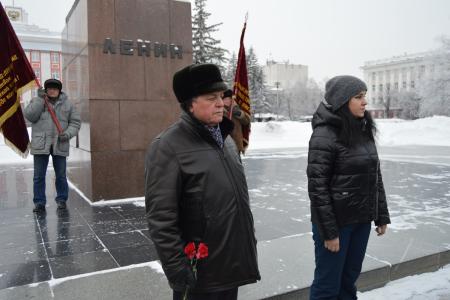 В Барнауле коммунисты почтили память В.И. Ленина