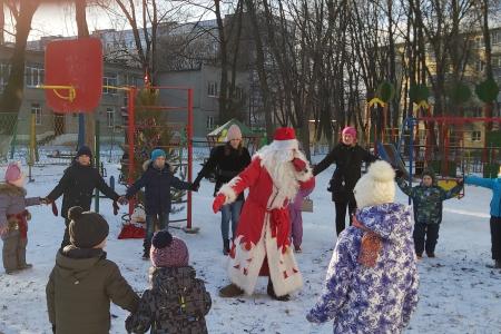 В Рязани депутаты-коммунисты помогли организовать детские праздники