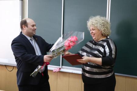 Лидер рязанских коммунистов Денис Сидоров принял участие в собрании педагогического коллектива школы №39