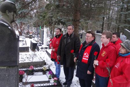 Курские коммунисты почтили память первого секретаря Курского обкома КПСС А.Ф. Гудкова в честь 90-летия со дня его рождения