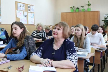 Лидер рязанских коммунистов Денис Сидоров принял участие в собрании педагогического коллектива школы №39