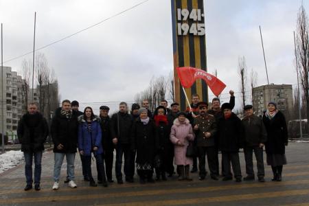 Воронежские коммунисты и комсоольцы провели автопробег в честь 77-й годовщины освобождения города