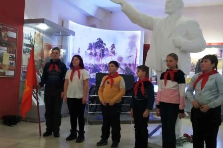 Омичи почтили память Ленина