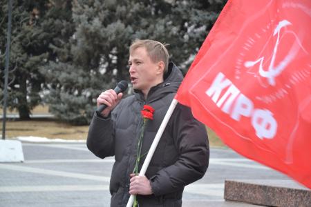 Астраханские коммунисты почтили память вождя революции