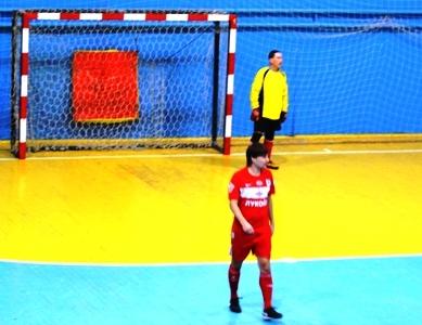 «Красный Курган» вырывается в лидеры футбольного турнира