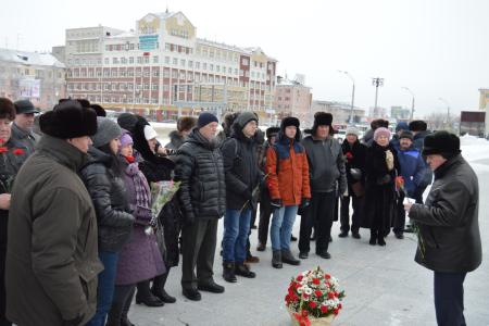 В Барнауле коммунисты почтили память В.И. Ленина