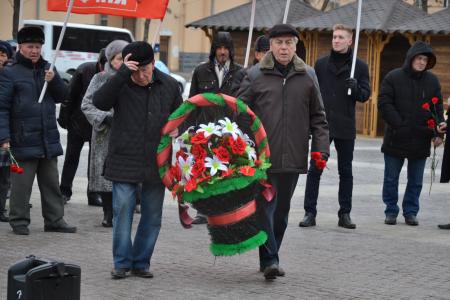 Астраханские коммунисты почтили память вождя революции