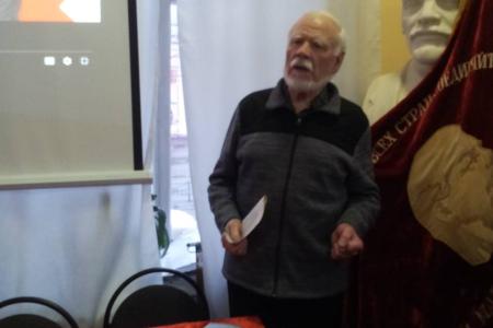 Калуга: «Ленин жил! Ленин жив! Ленин будет жить!»