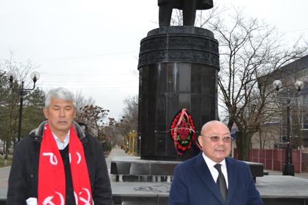 Коммунисты Калмыкии почтили память В.И. Ленина