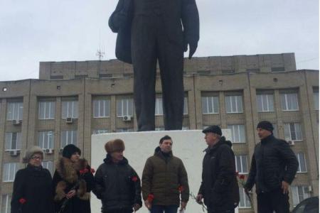 Саратовские коммунисты почтили память В.И. Ленина