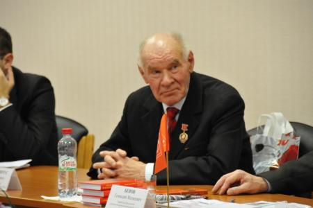 Поздравление Председателя ЦК КПРФ Г.А. Зюганова с юбилеем зам. Председателя ЦС СКП-КПСС Ю.Ю. Ермалавичюса 