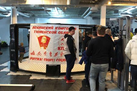 В Тюмени при поддержке КПРФ и ЛКСМ РФ проведен турнир по боксу, приуроченный к празднику Дня Защитника Отечества