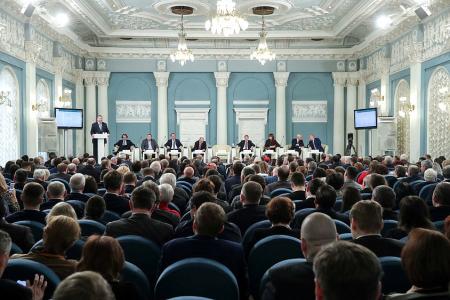 В.И. Кашин в Октябрьском зале Дома Союзов провел всероссийские парламентские слушания по вопросу охраны земель сельскохозяйственного назначения