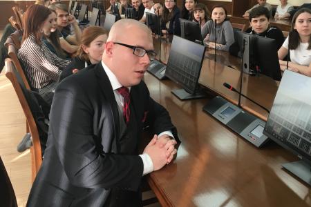 Краснодарский край. Коммунист-депутат Госдумы Н.И. Осадчий в КубГУ рассказал о конституционных поправках КПРФ