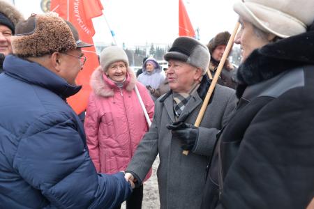 «Город трудовой доблести». Новосибирцы празднуют 102 годовщину создания Красной армии
