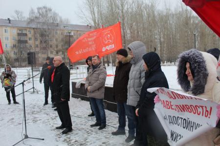 В Казани прошел митинг, посвящённый 102-годовщине Советской Армии и Военно-Морского Флота