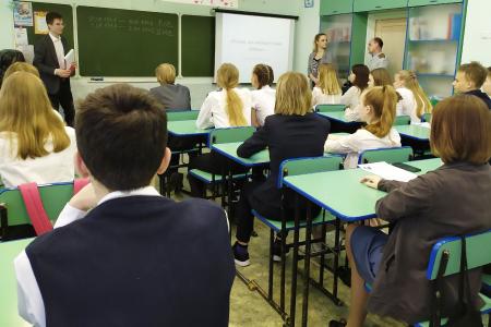 В Челябинске стартовала комсомольская акция «Знамя нашей Победы»