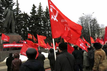 В Чувашии в честь 102-й годовщины РККА и ВМФ прошли массовые митинги и шествия