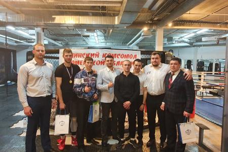 В Тюмени при поддержке КПРФ и ЛКСМ РФ проведен турнир по боксу, приуроченный к празднику Дня Защитника Отечества