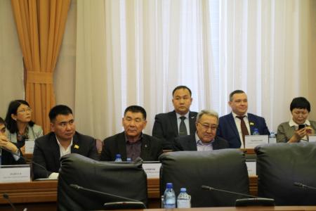 Первый секретарь Калмыцкого рескома КПРФ Николай Нуров выступил на заседании Общественной молодежной палаты при парламенте республики