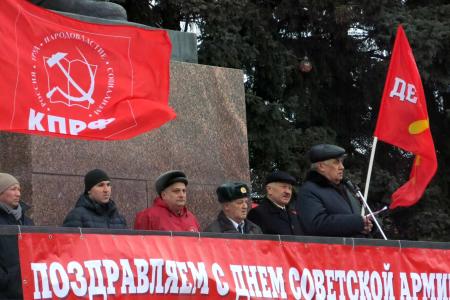 В Чувашии в честь 102-й годовщины РККА и ВМФ прошли массовые митинги и шествия