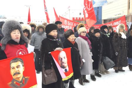 В Якутии отпрпздновали 102-ю годовщину Советской Армии и Военно-Морского Флота
