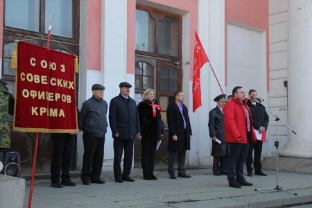 Крым отметил 102-ю годовщину Красной Армии и Красного Флота