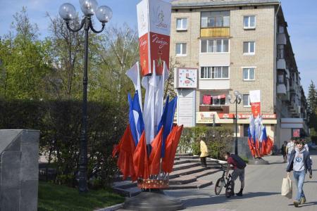 Депутат-коммунист Алексей Лебедев предложил в дни празднования 75-летия Победы использовать в оформлении города-героя Тулы традиционный красный цвет