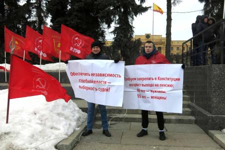 В Чувашии в честь 102-й годовщины РККА и ВМФ прошли массовые митинги и шествия