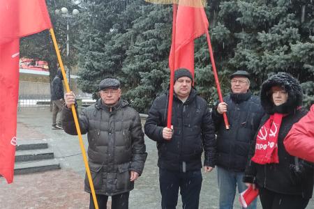 Брянские коммунисты отметили 102-ю годовщину создания Красной Армии