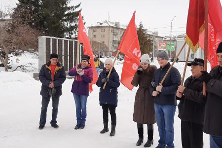 Алтайский край. КПРФ провела праздничные лыжные пробеги в 102-ю годовщину Красной Армии