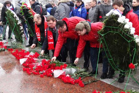 Н.Н. Иванов принял участие в церемонии возложения цветов в Пролетарском сквере в связи с 31-й годовщиной вывода советских войск из Афганистана