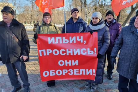 В Тюмени состоялся митинг, посвященный 102-ой годовщине создания Красной Армии