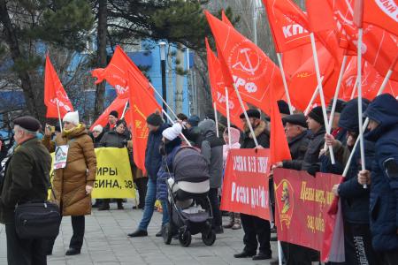 Торжественное собрание и митинг в Ростове-на-Дону в честь 102-й годовщины со дня рождения Советской Армии и Военно-Морского Флота