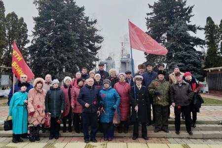 Коммунисты и беспартийные патриоты в Краснодарском крае отметили День Советской Армии и Военно-Морского Флота