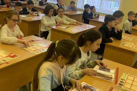 «Знай! Помни! Гордись!». Мария Дробот и Ярослав Листов провели уроки мужества в школе Подольска