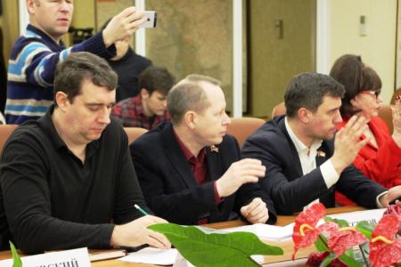 Саратовская область. Местные единороссы заблокировали законопроект КПРФ, запрещающий продавать "энергетики" детям