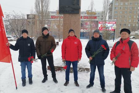 Оренбургские коммунисты почтили память земляка, героя Сталинграда