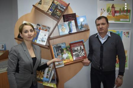 Книга «На пасеке у Зюганова» появится в сельских библиотеках Тульской области 